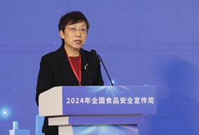 海關總署黨委委員、政治部主任呂偉紅_副本.jpg